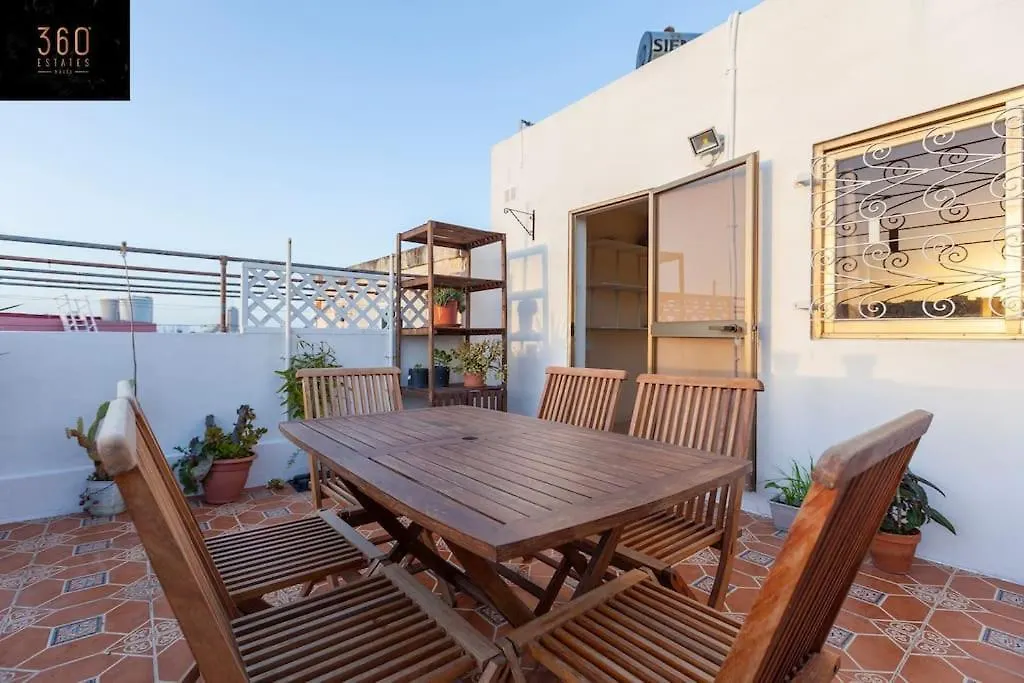 Beautiful, Typical Maltese 4Br Home With Roof Top By 360 Estates Sliema Apartment