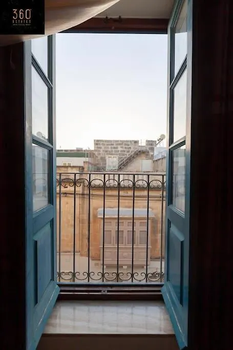 Beautiful, Typical Maltese 4Br Home With Roof Top By 360 Estates Sliema Apartment
