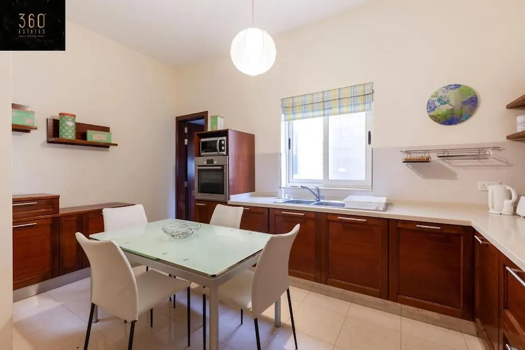 Beautiful, Typical Maltese 4Br Home With Roof Top By 360 Estates Sliema Apartment