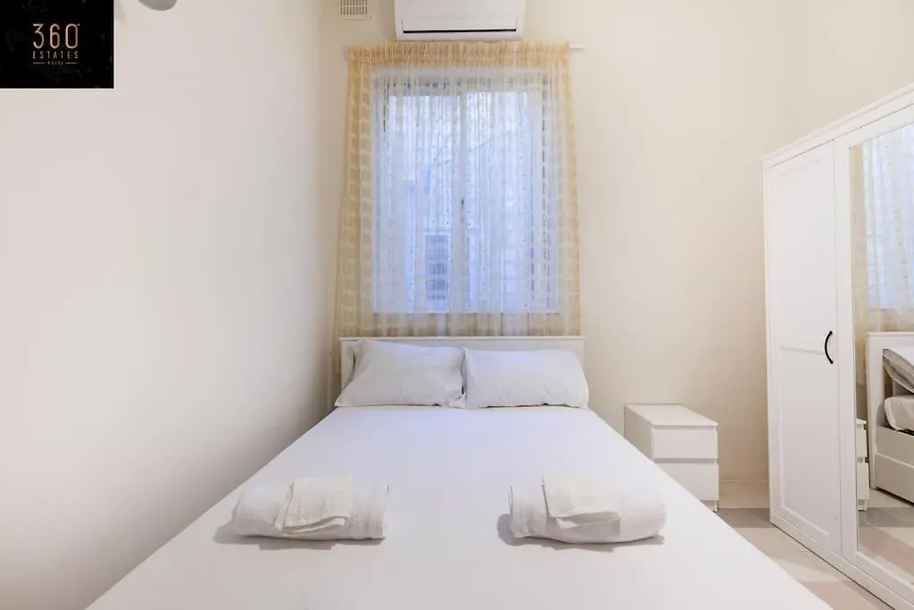 Apartment Beautiful, Typical Maltese 4Br Home With Roof Top By 360 Estates Sliema