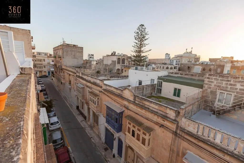 Beautiful, Typical Maltese 4Br Home With Roof Top By 360 Estates Sliema
