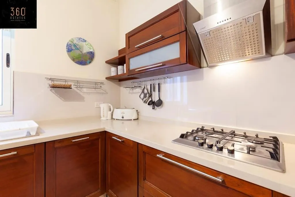 Beautiful, Typical Maltese 4Br Home With Roof Top By 360 Estates Sliema Malta