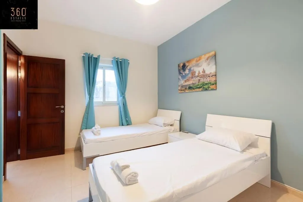 Apartment Beautiful, Typical Maltese 4Br Home With Roof Top By 360 Estates Sliema Malta