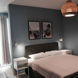 Sliema, Stylish 2 Bedroom With Parking Sliema
